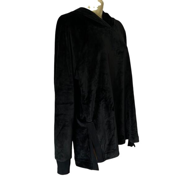 Black Velour Plush Hooded Pullover Top Woman Size Medium NWT - Picture 2 of 10